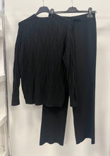 Kép betöltése a galériamegjelenítőbe: LOUISE kötött szett/jogging
