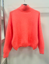 Kép betöltése a galériamegjelenítőbe: 23213 NEON kötött pulóver
