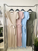 Kép betöltése a galériamegjelenítőbe: 12063 ERICA oldalt kötős rövid ujjú ruha
