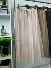 Kép betöltése a galériamegjelenítőbe: 22197 LOTTY tüll hosszú szoknya
