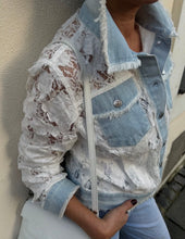 Kép betöltése a galériamegjelenítőbe: 5095 IMOLA csipke ingkabát farmer betéttel
