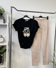 Kép betöltése a galériamegjelenítőbe: 7330 FLOWER SHOES pamut póló
