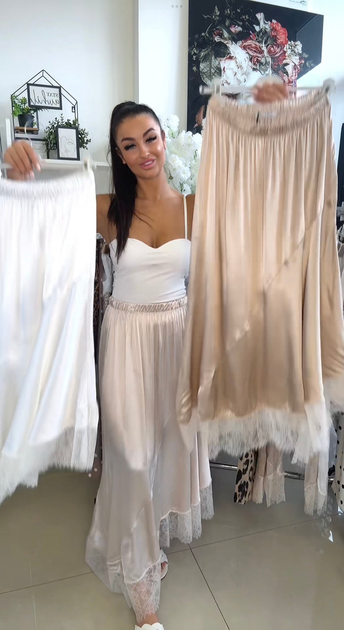 62093 MELODY szatén csipke aljú maxi szoknya