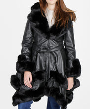 Kép betöltése a galériamegjelenítőbe: 22009 GINA  harang szoknyás műbőr szőrmés kabát
