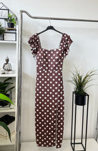 Kép betöltése a galériamegjelenítőbe: 41070 PANNI dupla fodros vállú PÖTTYÖS ruha
