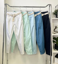 Kép betöltése a galériamegjelenítőbe: 0540 DORY fényes nadrág
