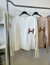 Kép betöltése a galériamegjelenítőbe: 85748 HENNA oversized kötött pulóver
