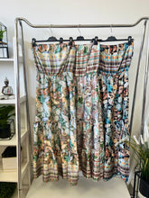 Kép betöltése a galériamegjelenítőbe: 8497 ADA mintás szatén ruha
