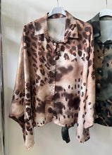 Kép betöltése a galériamegjelenítőbe: 25030 LEOPARD oversize ing
