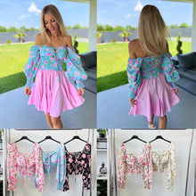 Kép betöltése a galériamegjelenítőbe: 35955 FANNY gumis hátú fűzős virágos felső
