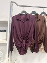 Kép betöltése a galériamegjelenítőbe: 7988 GIGI szatén blúz basic színek
