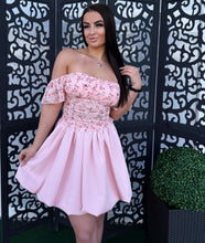 Kép betöltése a galériamegjelenítőbe: 33082 MIRELLA kis virágos húzott crop top
