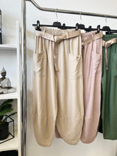 Kép betöltése a galériamegjelenítőbe: 24053 GABY bőszárú zsebes nadrág
