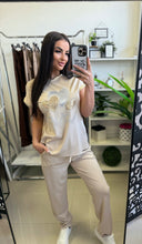 Kép betöltése a galériamegjelenítőbe: 25602 LOVE szíves flitteres rövidújjú jogging szett
