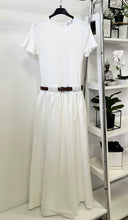 Kép betöltése a galériamegjelenítőbe: 8796 POLLY vászon szoknyás öves ruha
