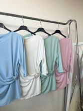 Kép betöltése a galériamegjelenítőbe: 7439 LEA oldalt húzott felső
