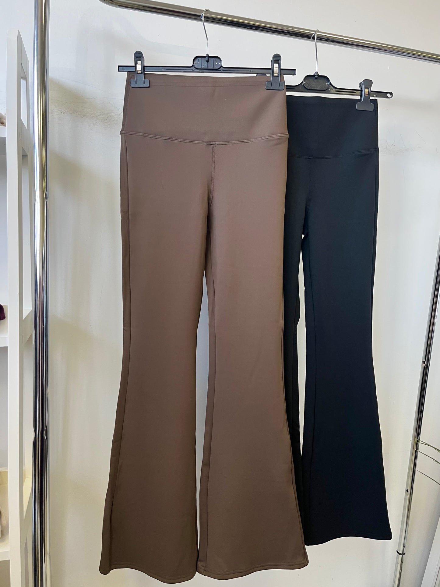 8571 BUNDÁS trapéz szárú leggings