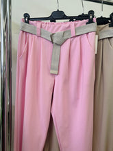 Kép betöltése a galériamegjelenítőbe: 52693 GINA gombos szárú nadrág/csíkos övvel
