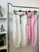 Kép betöltése a galériamegjelenítőbe: 24053 GABY bőszárú zsebes nadrág
