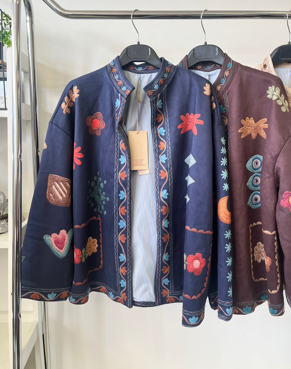 21761 BOHO állógalléros virág mintás kabát