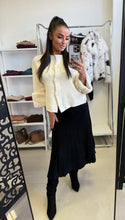 Kép betöltése a galériamegjelenítőbe: 0156 RONY kötött A vonalú midi szoknya
