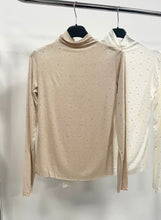 Kép betöltése a galériamegjelenítőbe: 3776 DALINA strasszos pamut felső
