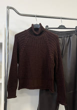 Kép betöltése a galériamegjelenítőbe: 067 MOLLY VASTAG kötésű pulóver
