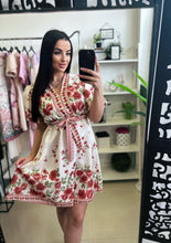 Kép betöltése a galériamegjelenítőbe: 3780 MELINA virág mintás vászon ruha
