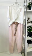 Kép betöltése a galériamegjelenítőbe: 0254 MELITTA nadrág övvel
