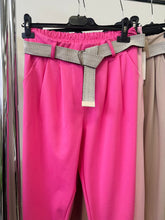 Kép betöltése a galériamegjelenítőbe: 52693 GINA gombos szárú nadrág/csíkos övvel
