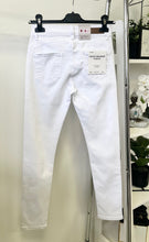 Kép betöltése a galériamegjelenítőbe: 2117 WHITE skinny farmer
