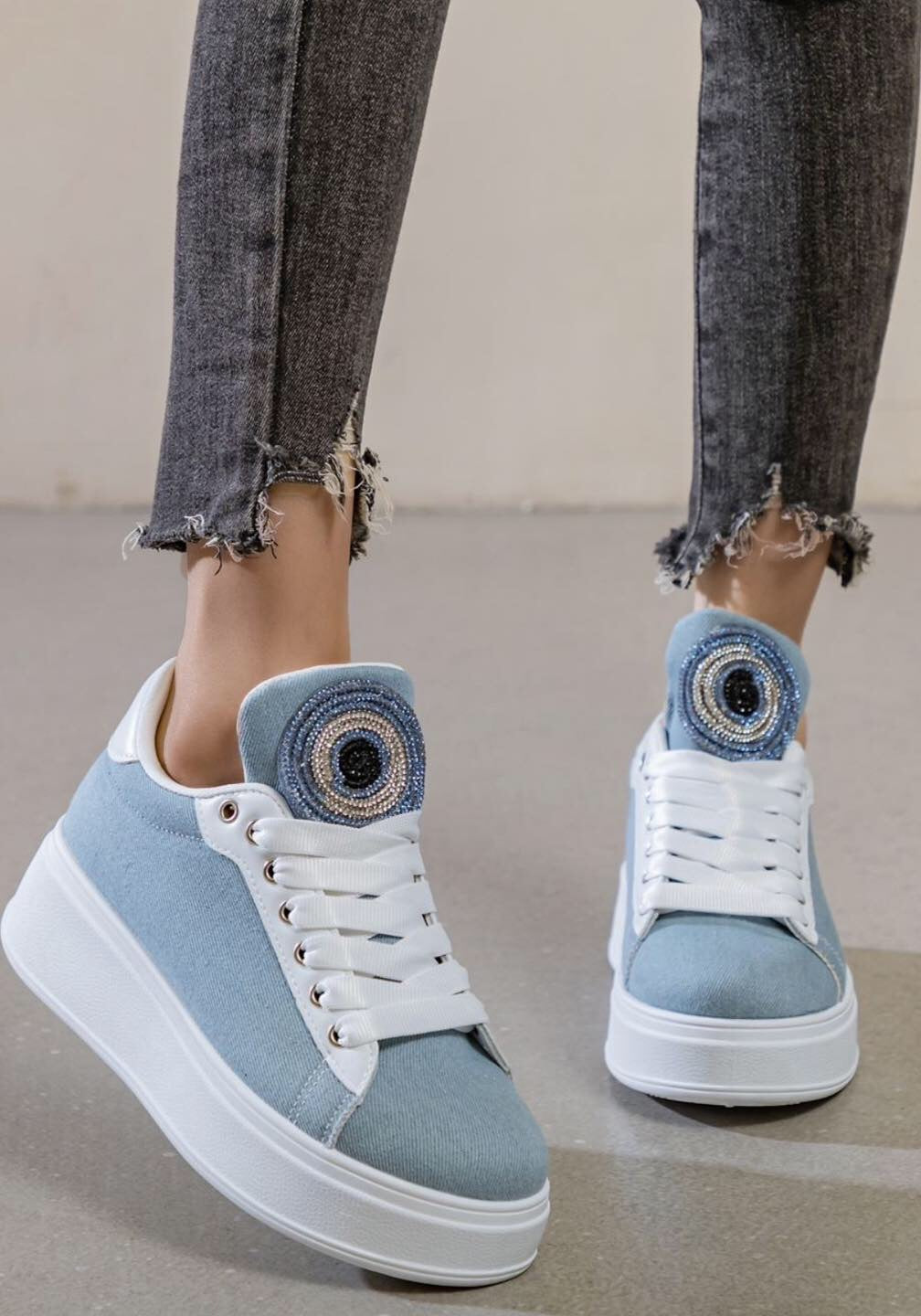 1050 NARA sneakers