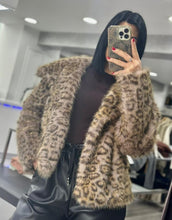 Kép betöltése a galériamegjelenítőbe: 66012 Leopárd műszőr bunda
