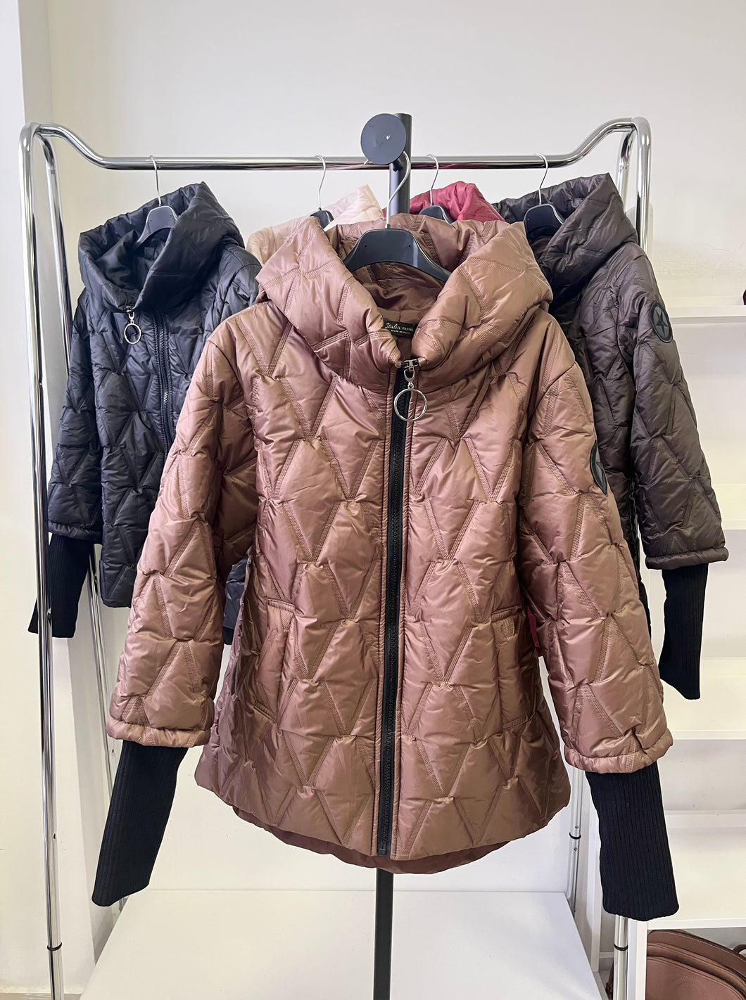 88897 ZOÉ passzés ujjú steppelt kabát