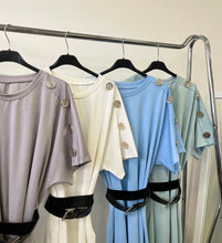 Kép betöltése a galériamegjelenítőbe: 12259 ZINA öves gombos vállú ruha
