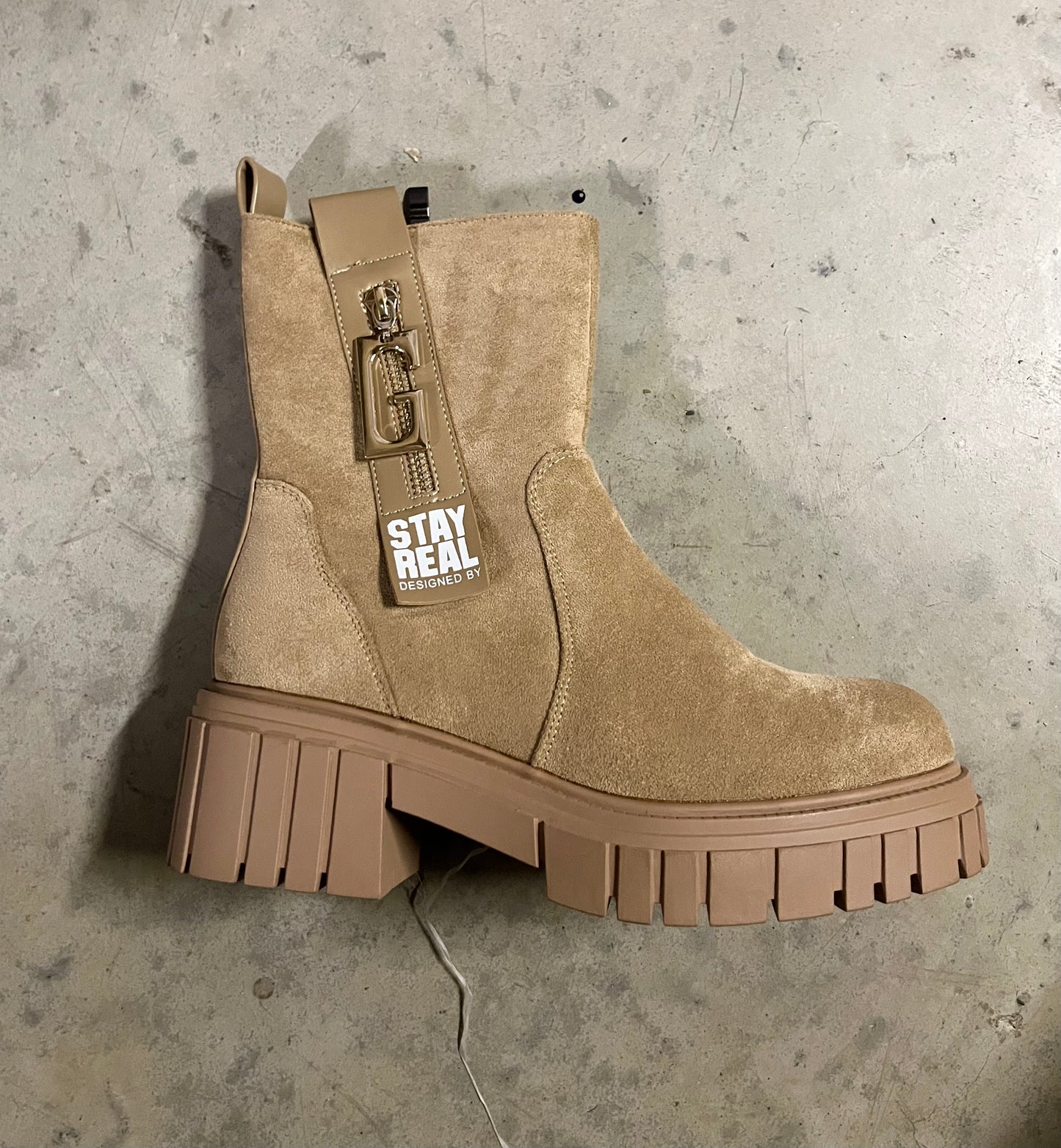SZ101 STAY művelúr bakancs
