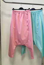 Kép betöltése a galériamegjelenítőbe: 8103 ITALY gombos extra ülepes pamut nadrág
