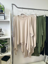 Kép betöltése a galériamegjelenítőbe: 20928 JÁZMIN felső + nadrág szett
