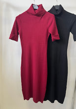 Kép betöltése a galériamegjelenítőbe: 5151 SISSY rövid ujjú basic kötött garbó ruha
