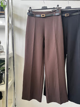 Kép betöltése a galériamegjelenítőbe: 21662 Molly öves szövet nadrág
