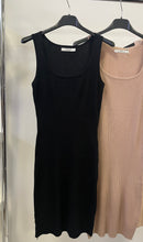 Kép betöltése a galériamegjelenítőbe: 2766 LORENE bordás gépi kötött ruha
