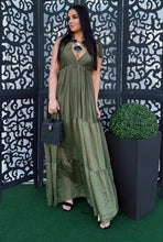 Kép betöltése a galériamegjelenítőbe: 4359 HELGA vállán masnis műselyem ruha
