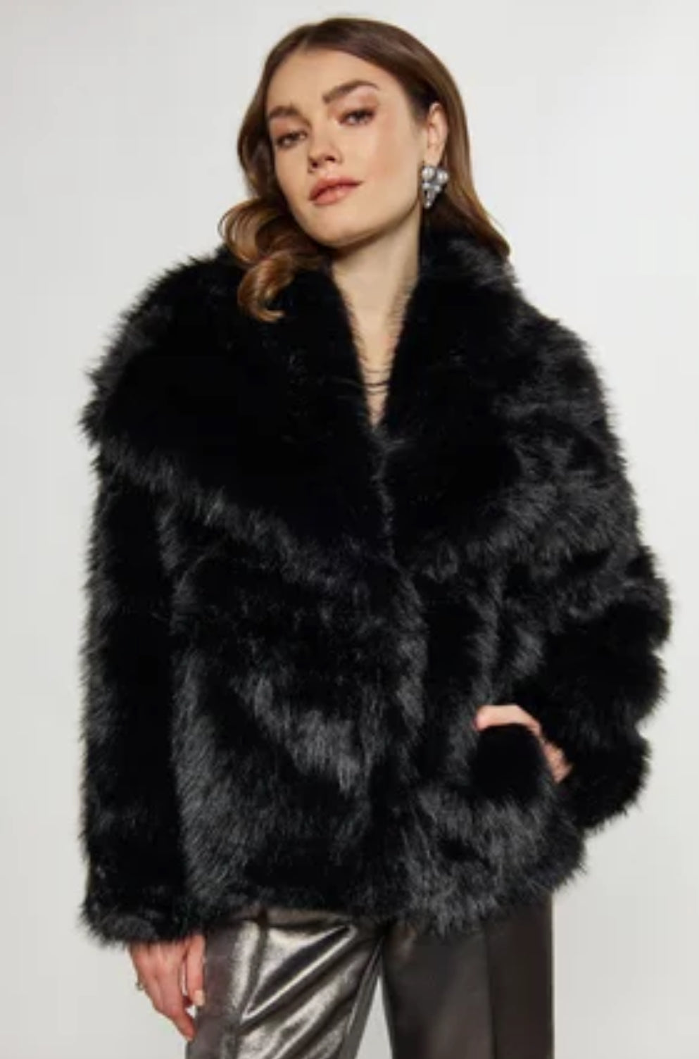 ZNS13 JENNY fekete műszőrme bunda