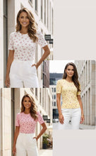 Kép betöltése a galériamegjelenítőbe: 1165 VIRÁG húzott vállú bordás felső
