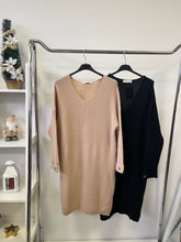 Kép betöltése a galériamegjelenítőbe: 1617 NETTI Pulóver/ ruha
