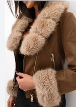 Kép betöltése a galériamegjelenítőbe: 56103 TRIXI szőrmés velúr hatású kabát
