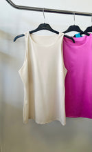 Kép betöltése a galériamegjelenítőbe: 131  JANA top
