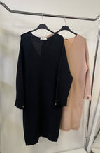 Kép betöltése a galériamegjelenítőbe: 1617 NETTI Pulóver/ ruha
