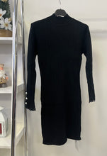 Kép betöltése a galériamegjelenítőbe: MELITTA kötött ruha csipke díszítésű újjal
