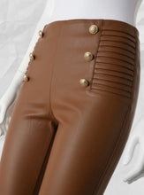 Kép betöltése a galériamegjelenítőbe: 3245 GOMBOS leggings

